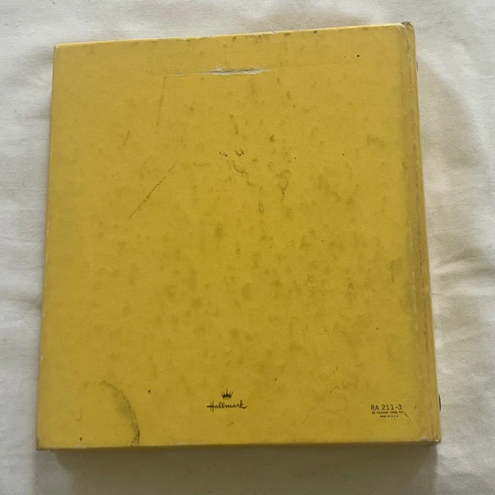 Vintage Hallmark My Keep-in-Touch Book Address Binder Yellow 1970s RA 211-3